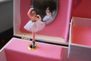 cajita de musica con bailarina